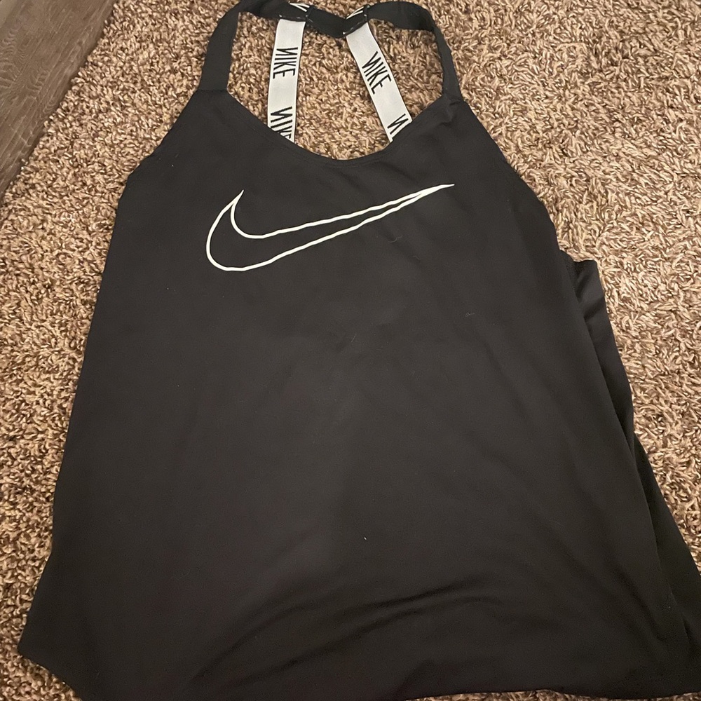 Black Nike dri-fit work out tank